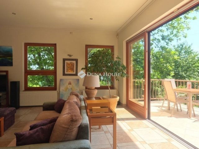 Eladó téglalakás, Budapesten, III. kerületben 179.9 M Ft