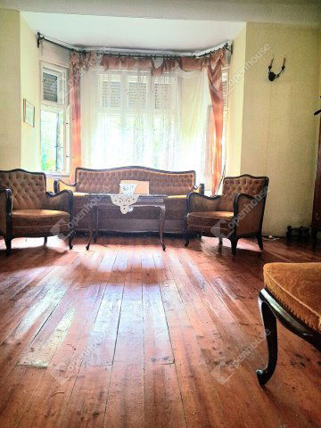 Eladó családi ház, Komáromban 54.5 M Ft, 4 szobás