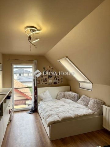 Eladó ikerház, Budapesten, XVIII. kerületben 130 M Ft, 4 szobás