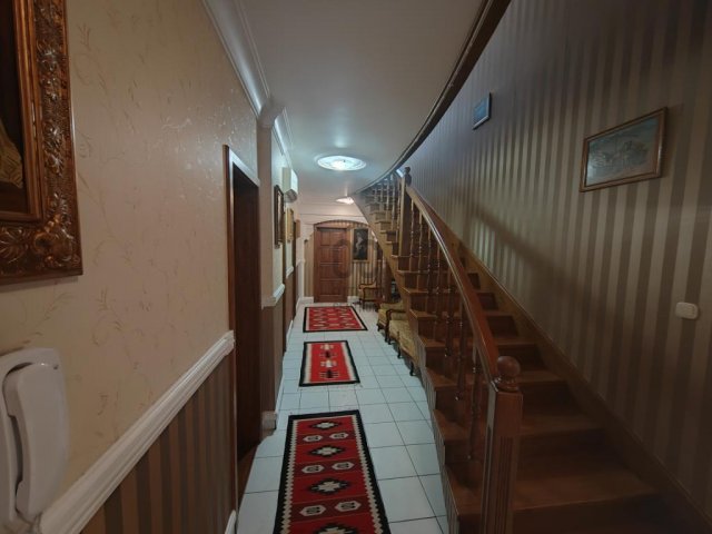 Eladó családi ház, Cegléden 125 M Ft, 6 szobás