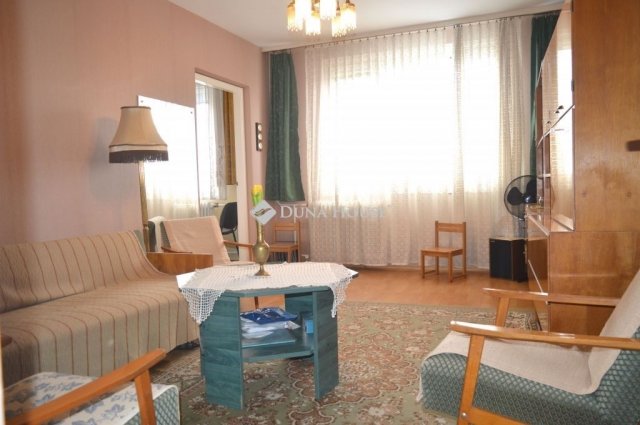 Eladó panellakás, Debrecenben 59.8 M Ft, 3 szobás