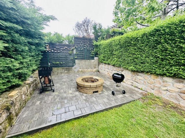 Eladó családi ház, Ürömön 349 M Ft, 6 szobás