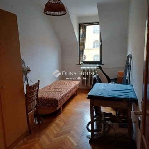 Eladó ikerház, Pécsett 59 M Ft, 4 szobás / költözzbe.hu