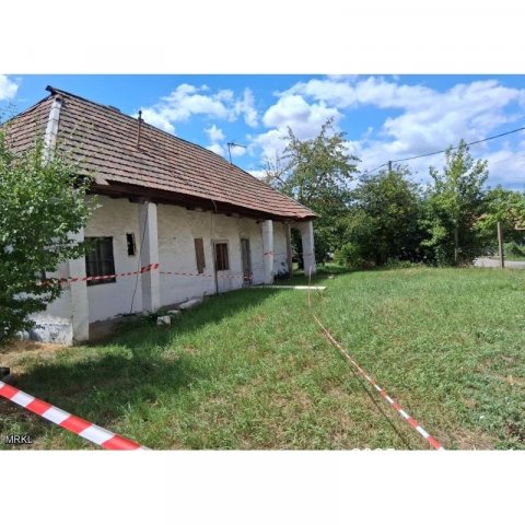 Eladó családi ház, Füzesabonyban, Csaba utcában 0.5 M Ft