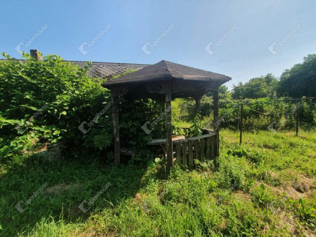 Eladó családi ház, Potonyon 5.5 M Ft, 2 szobás