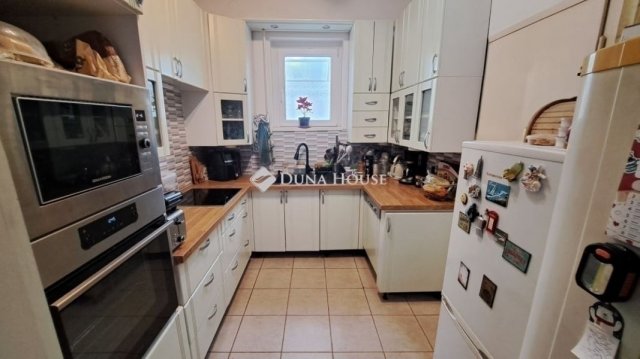 Eladó családi ház, Vecsésen 82.9 M Ft, 4 szobás