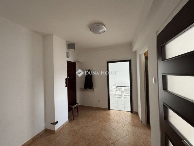 Eladó panellakás, Budapesten, III. kerületben 69.9 M Ft