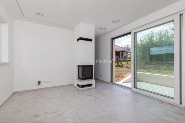 Eladó családi ház, Pencen 94.9 M Ft, 3 szobás