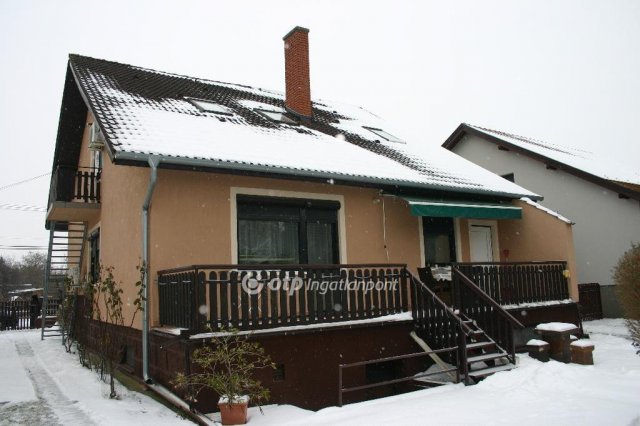 Eladó családi ház, Győrött 119.9 M Ft, 3+1 szobás