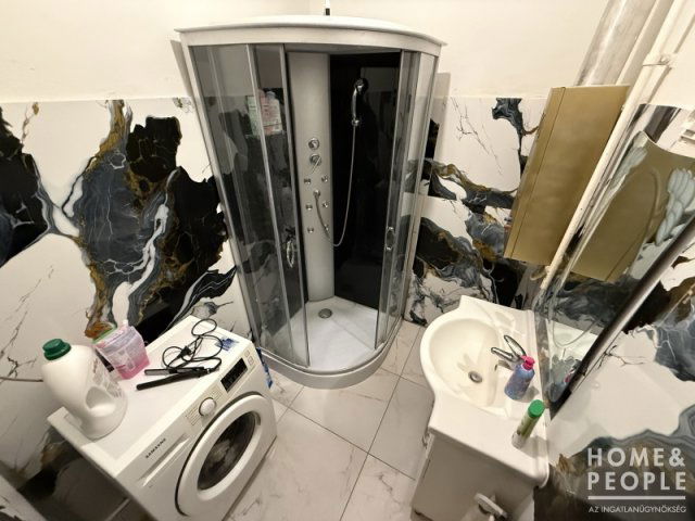 Eladó családi ház, Szegeden 80.99 M Ft, 3 szobás