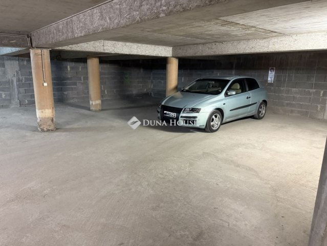 Eladó garázs, Pécsett 4.49 M Ft / költözzbe.hu