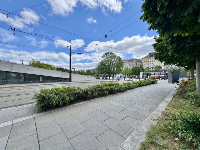 Eladó ipari ingatlan, Budapesten, XII. kerületben 69 M Ft