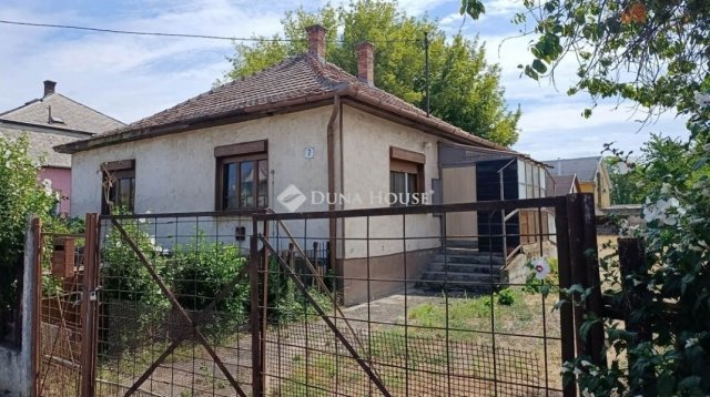 Eladó családi ház, Fóton 59 M Ft, 3 szobás