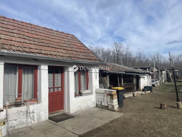 Eladó családi ház, Baján 27 M Ft, 2 szobás