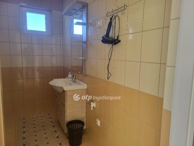 Eladó családi ház, Boldogon 145.8 M Ft, 4+1 szobás
