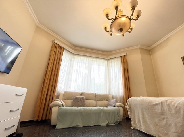 Eladó családi ház, Szigetszentmiklóson 239.9 M Ft, 4 szobás