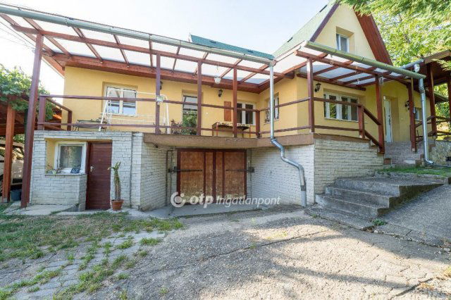 Eladó családi ház, Budapesten, III. kerületben 124.9 M Ft