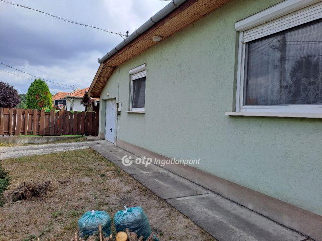 Eladó családi ház, Szigethalmon 94.9 M Ft, 4 szobás