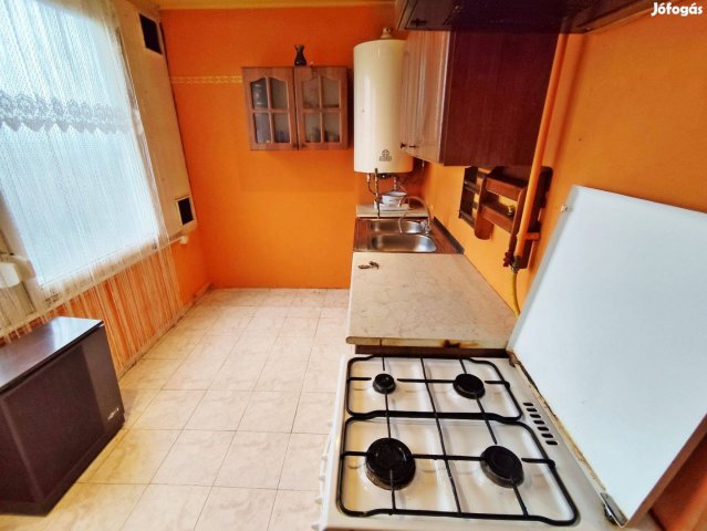 Eladó panellakás, Kaposszekcsőn 15 M Ft, 2 szobás