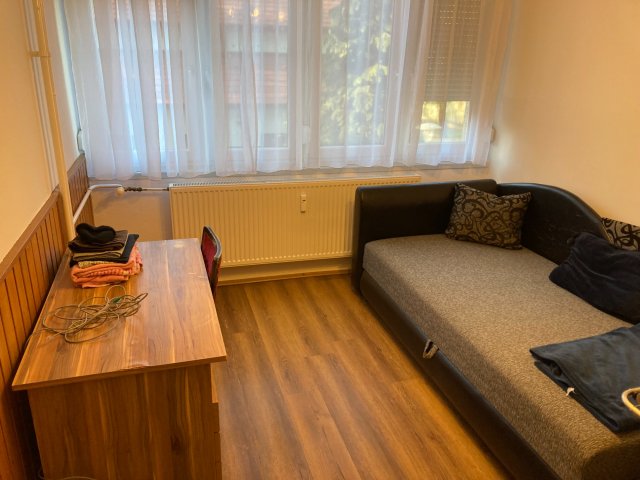 Kiadó panellakás, albérlet, Pécsett 160 E Ft / hó, 2 szobás