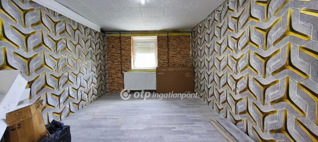 Eladó családi ház, Újszászon 15.9 M Ft, 3 szobás