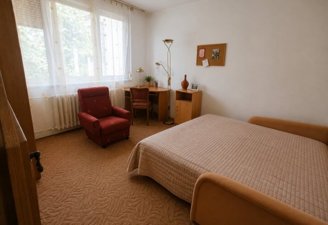 Eladó téglalakás, Szegeden 84 M Ft, 3 szobás