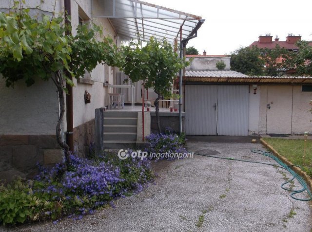 Eladó családi ház, Gyöngyösön 79.2 M Ft, 3 szobás