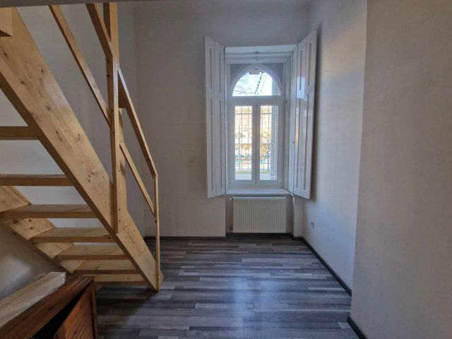 Eladó téglalakás, Budapesten, VIII. kerületben, Kerepesi úton