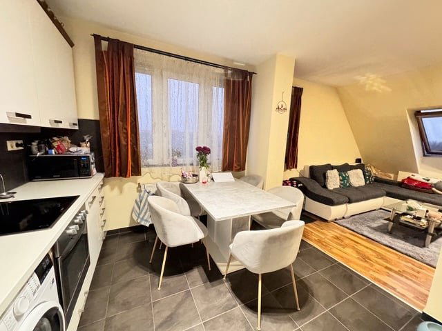 Eladó téglalakás, Győrött 79.99 M Ft, 1+2 szobás