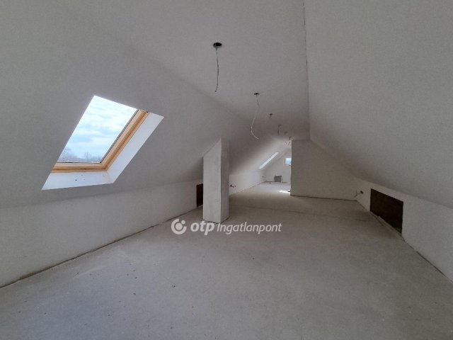 Eladó családi ház, Mesterin 48.527 M Ft, 3 szobás