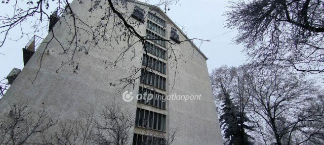 Eladó téglalakás, Békéscsabán 23.4 M Ft, 1 szobás