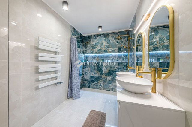 Eladó téglalakás, Budapesten, VI. kerületben, Paulay Ede utcában