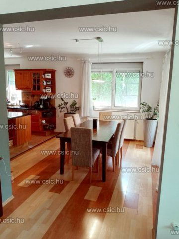 Eladó családi ház, Budaörsön 385.5 M Ft, 6 szobás