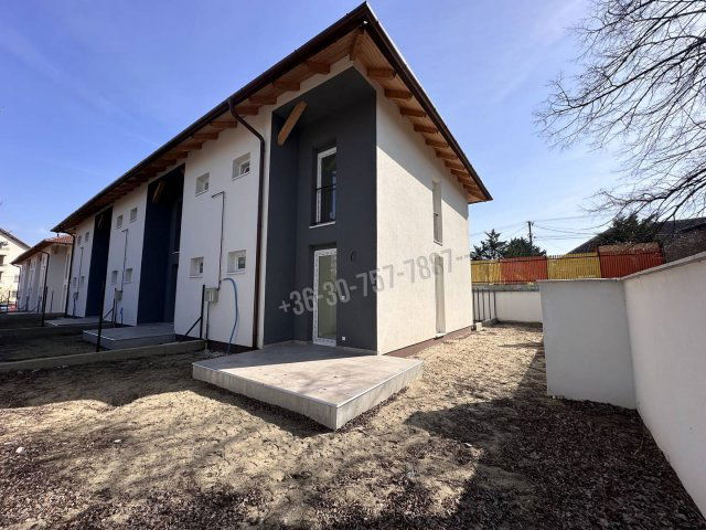 Eladó téglalakás, Szigetszentmiklóson 83.9 M Ft, 4 szobás