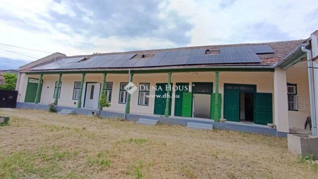 Eladó családi ház, Bátaszéken 65 M Ft, 4 szobás