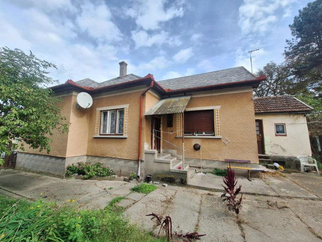 Eladó családi ház, Sajópüspökin 8.5 M Ft, 3 szobás