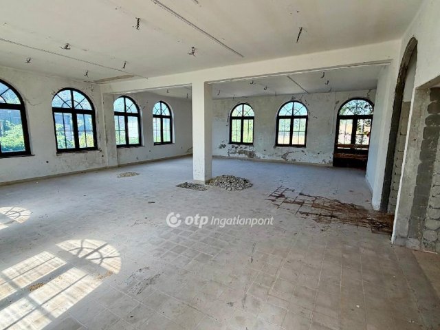 Eladó iroda, Balatonbogláron 120 M Ft / költözzbe.hu