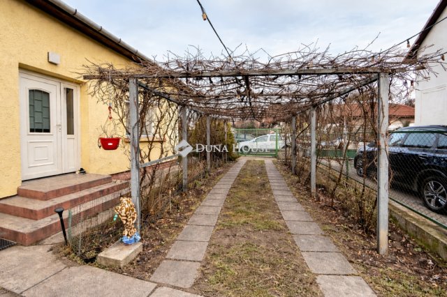 Eladó családi ház, Budapesten, XX. kerületben 85 M Ft, 2 szobás