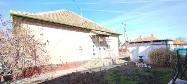 Eladó családi ház, Jászapátiban 20 M Ft, 2+1 szobás