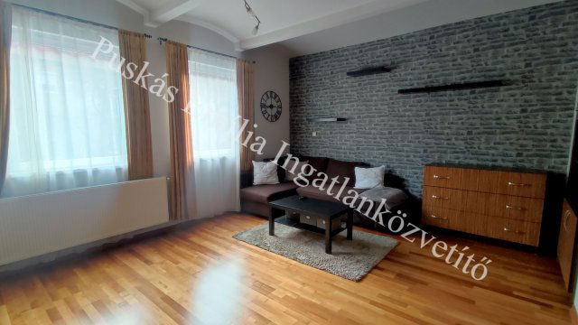 Kiadó téglalakás, albérlet, XIII. kerületben, Faludi utcában
