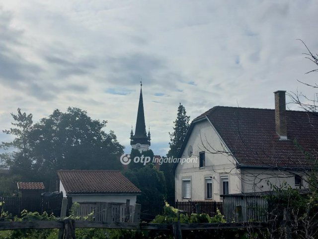 Eladó családi ház, Mikepércsen 49 M Ft, 2 szobás