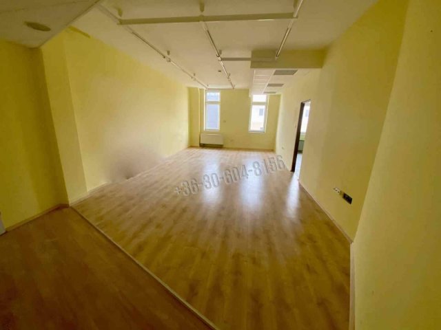 Kiadó iroda, Budapesten, III. kerületben 266 E Ft / hó, 3 szobás