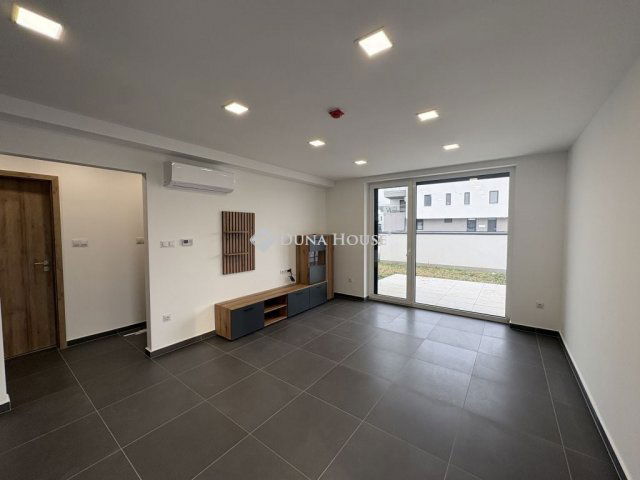 Kiadó téglalakás, albérlet, Vámosszabadin 220 E Ft / hó