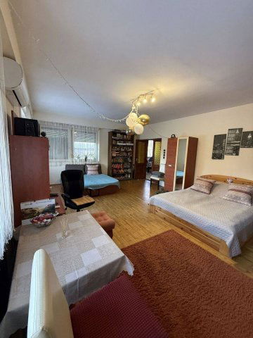 Eladó családi ház, Szegeden 95 M Ft, 4 szobás