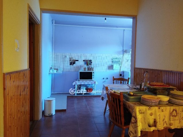 Eladó családi ház, Jászberényben 63 M Ft, 3+1 szobás