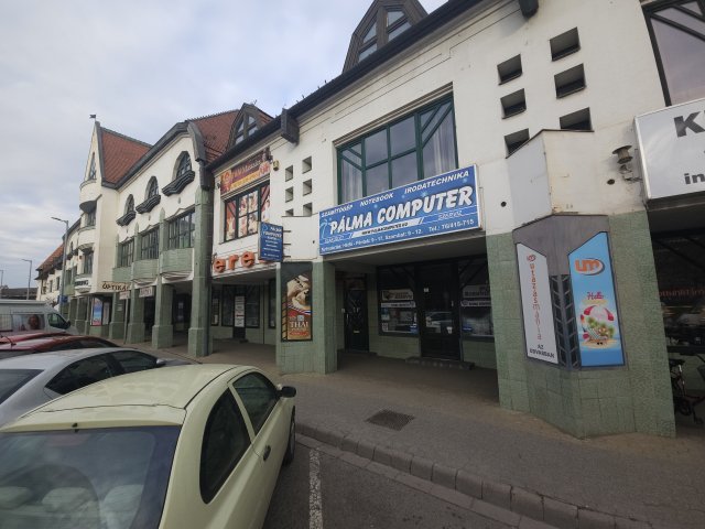 Kiadó üzlethelyiség, Kecskeméten, Széchenyi téren, 1+1 szobás