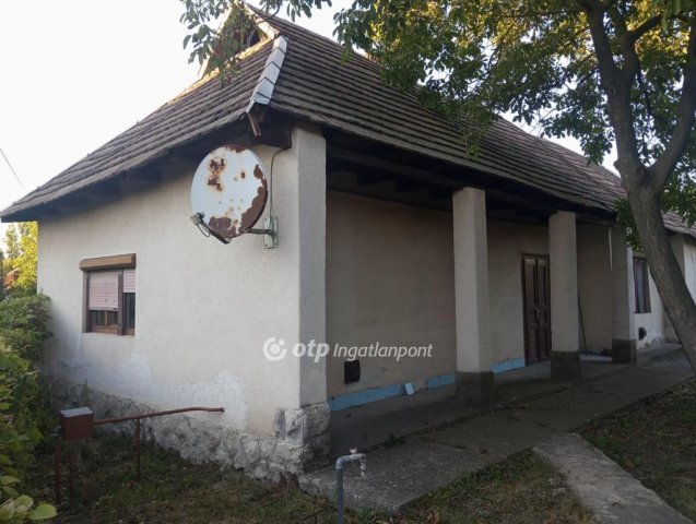 Eladó családi ház, Mezőtárkányon 4.5 M Ft, 2 szobás