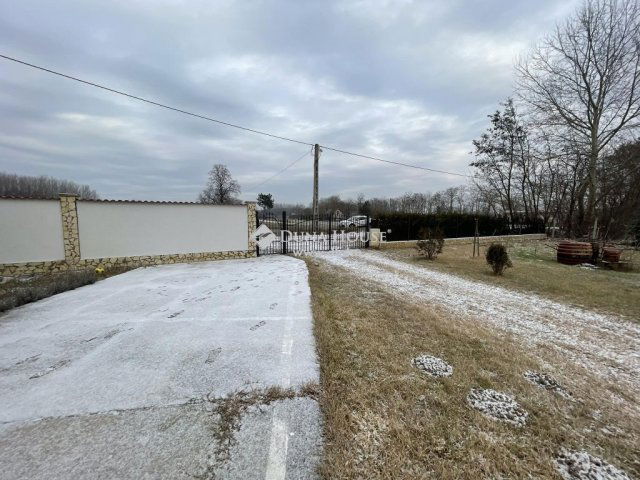 Eladó családi ház, Kecskeméten 119.8 M Ft, 5 szobás