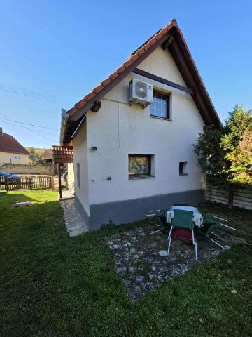 Eladó családi ház, Abaligeten 78.9 M Ft, 2+4 szobás