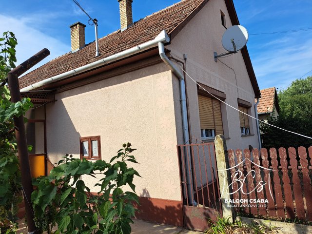 Eladó családi ház, Álmosdon 30 M Ft, 2 szobás